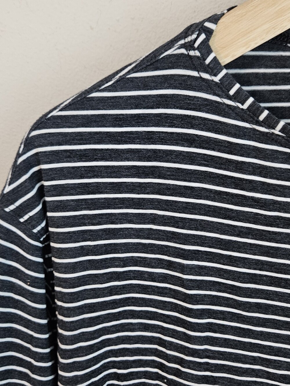 Lululemon Back In Action Long Sleeve Modern Stripe Heathered Black White 6 - Picture 5 of 6